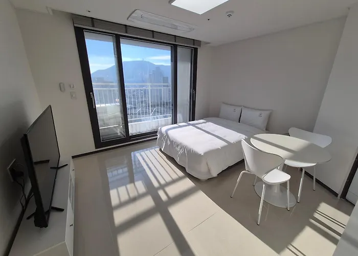 Apartment W Hall *