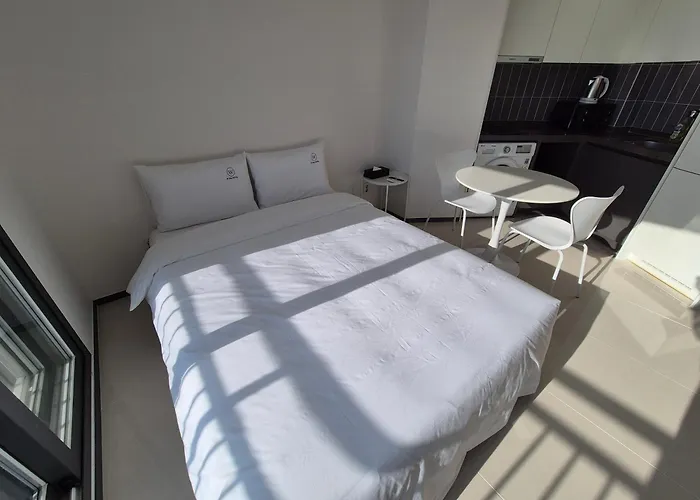 W Hall Apartment