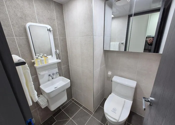 Apartment W Hall