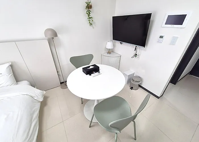 W Hall Apartment